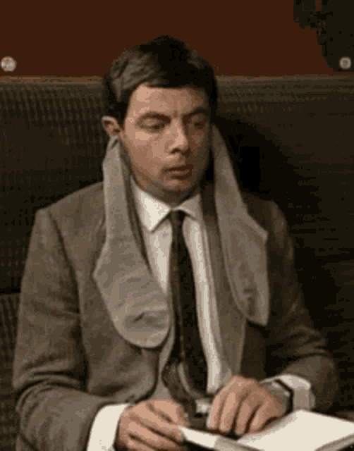 Mr Bean Happy New Year Gifs Free Quotes & Wishes - Happy Birthday Wishes, Memes, SMS & Greeting eCard Images